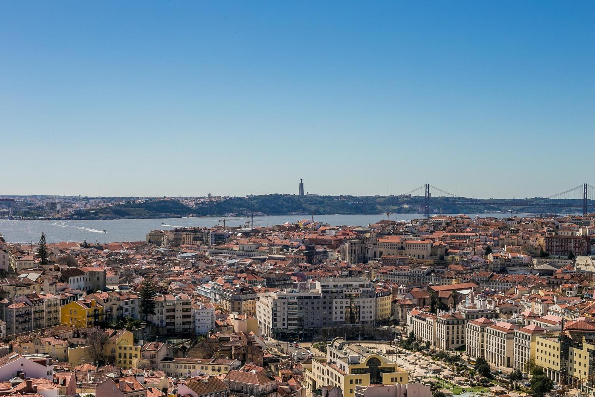 Happy Stay Lisbon - Suite With A View, Private Terrace & Ac Exterior photo